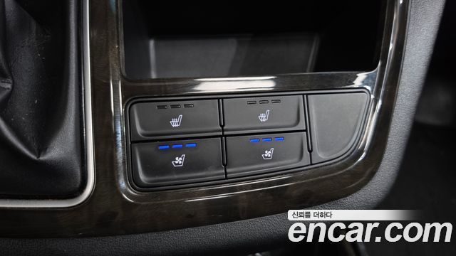 Hyundai Starex 2019 — photo 18