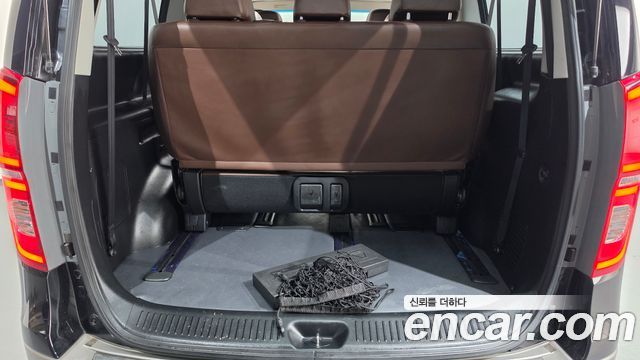 Hyundai Starex 2019 — photo 25