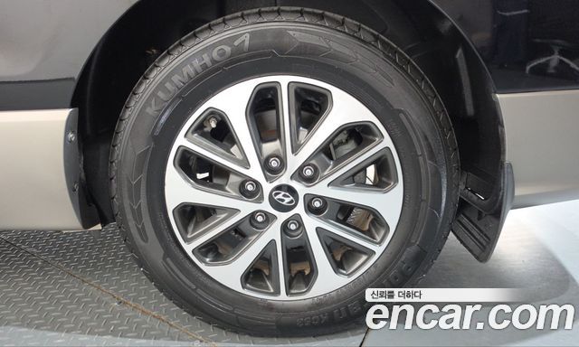 Hyundai Starex 2019 — photo 7