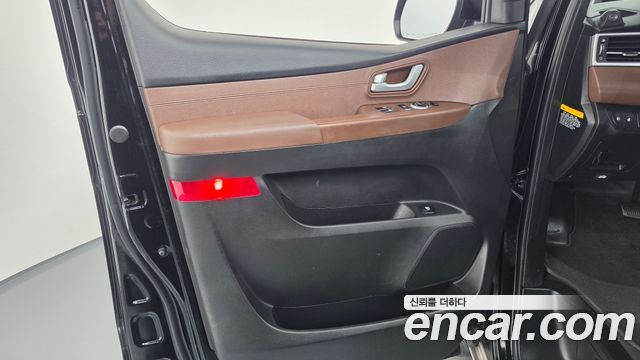 Hyundai Starex 2019 — photo 14