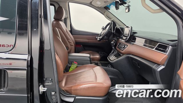Hyundai Starex 2019 — photo 16