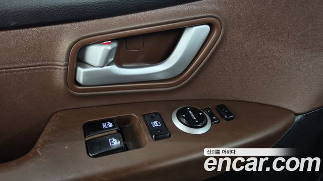 Hyundai Starex 2019 — photo 30