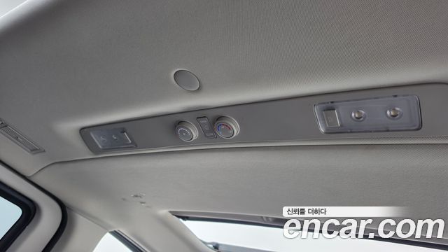 Hyundai Starex 2019 — photo 31