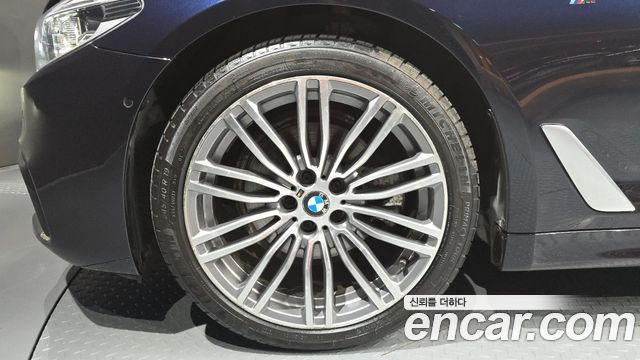 BMW 5-Series 2018 — photo 5