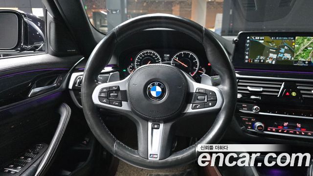 BMW 5-Series 2018 — photo 13