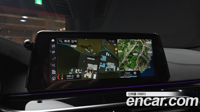 BMW 5-Series 2018 — photo 17