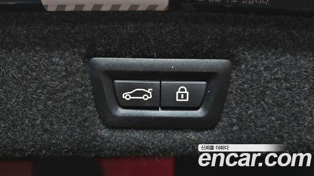 BMW 5-Series 2018 — photo 20