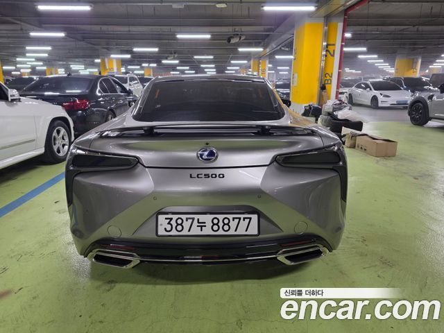 Lexus LC 2018 — photo 2