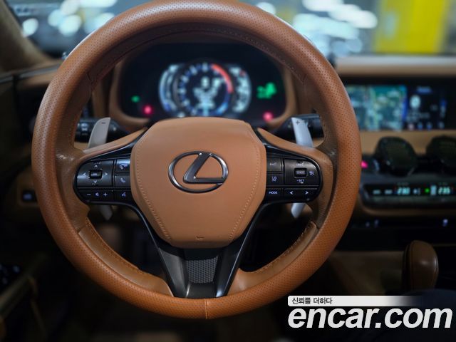 Lexus LC 2018 — photo 7