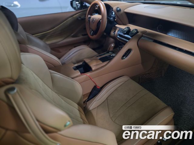 Lexus LC 2018 — photo 11