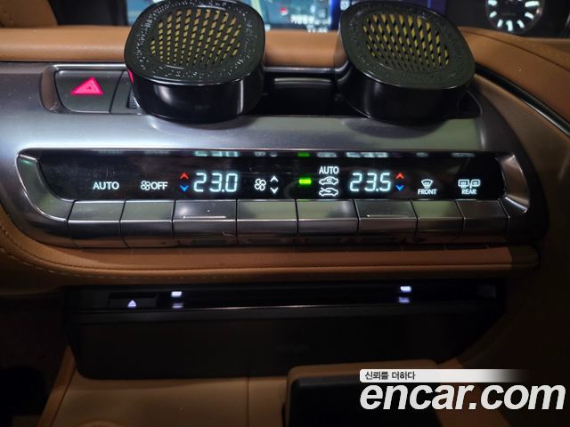 Lexus LC 2018 — photo 18