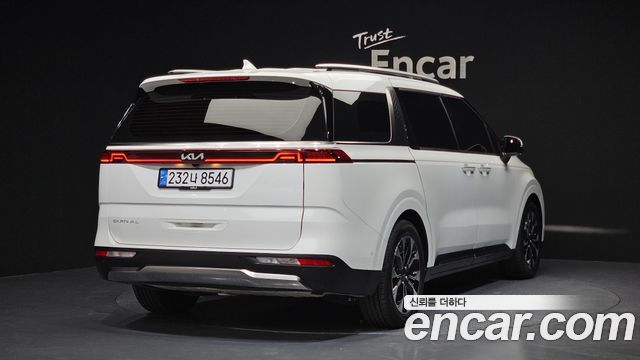 Kia Canival 2022 — photo 2