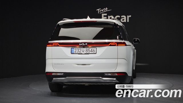 Kia Canival 2022 — photo 4