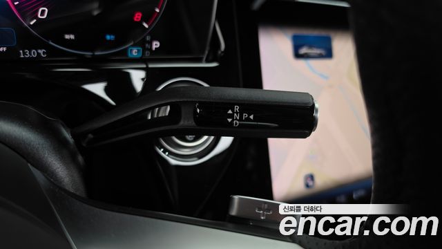 Mercedes-Benz E-Class 2025 — photo 12