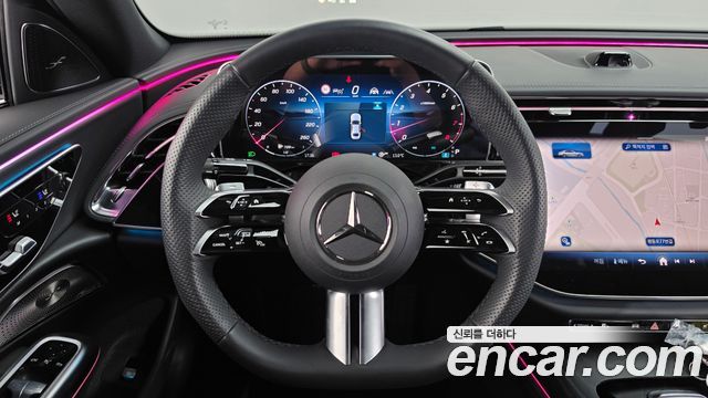 Mercedes-Benz E-Class 2025 — photo 19