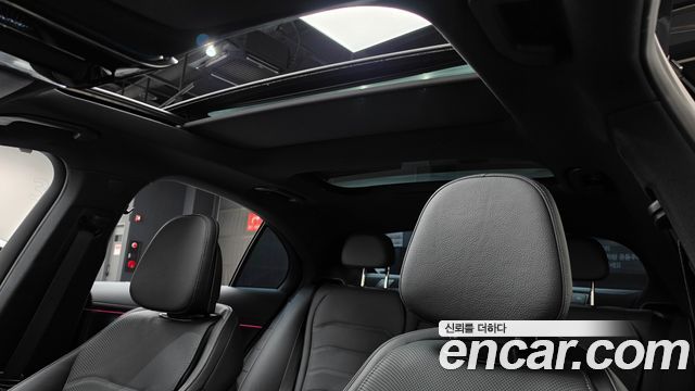Mercedes-Benz E-Class 2025 — photo 22