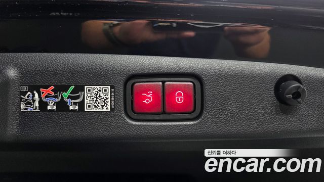 Mercedes-Benz E-Class 2025 — photo 23