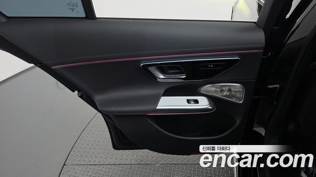 Mercedes-Benz E-Class 2025 — photo 15
