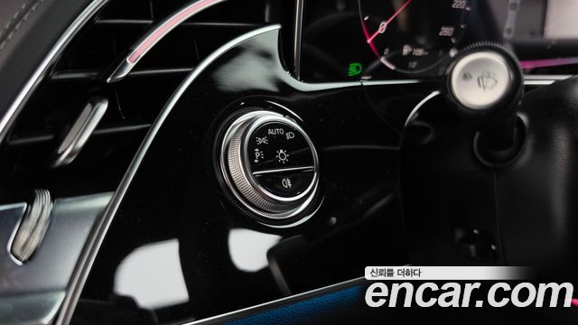 Mercedes-Benz E-Class 2025 — photo 27
