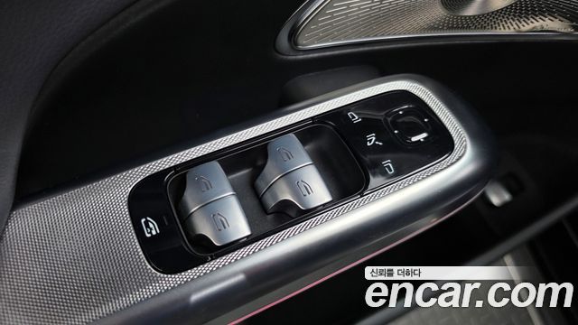 Mercedes-Benz E-Class 2025 — photo 29