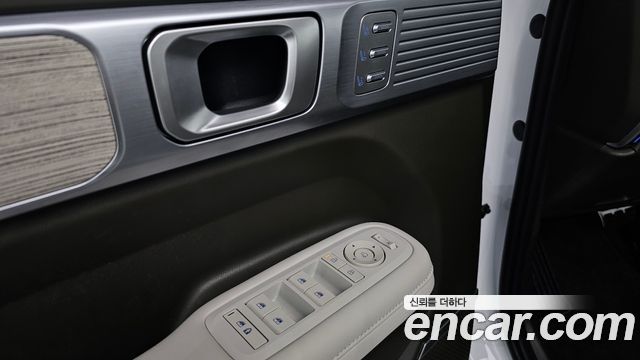 Hyundai Santafe 2024 — photo 28