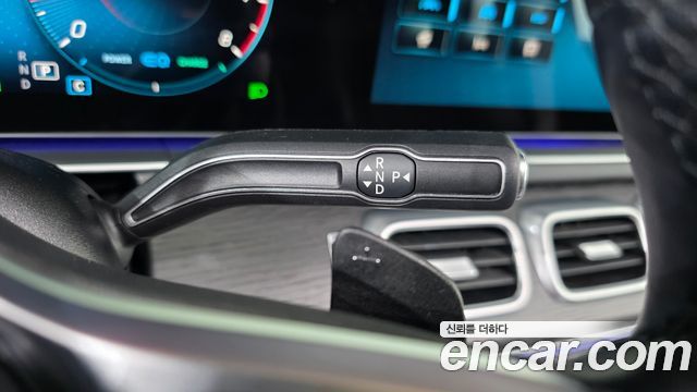 Mercedes-Benz GLE-Class 2023 — photo 12