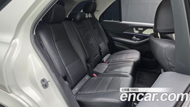 Mercedes-Benz GLE-Class 2023 — photo 17