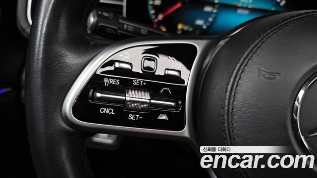 Mercedes-Benz GLE-Class 2023 — photo 25