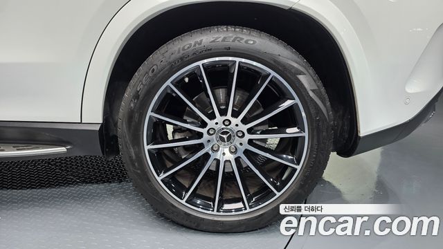Mercedes-Benz GLE-Class 2023 — photo 7