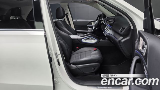 Mercedes-Benz GLE-Class 2023 — photo 16