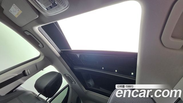 Mercedes-Benz GLE-Class 2023 — photo 32