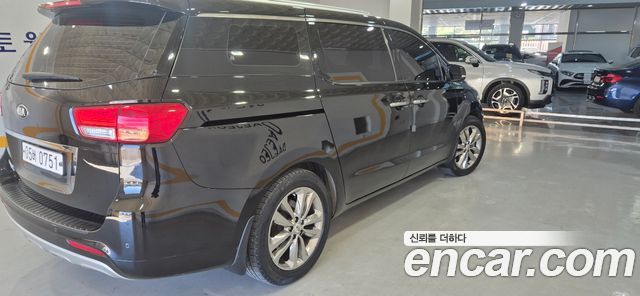 Kia Canival 2016 — photo 3
