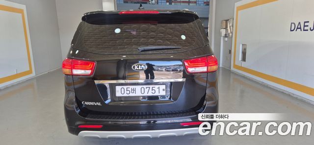 Kia Canival 2016 — photo 6