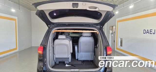 Kia Canival 2016 — photo 7