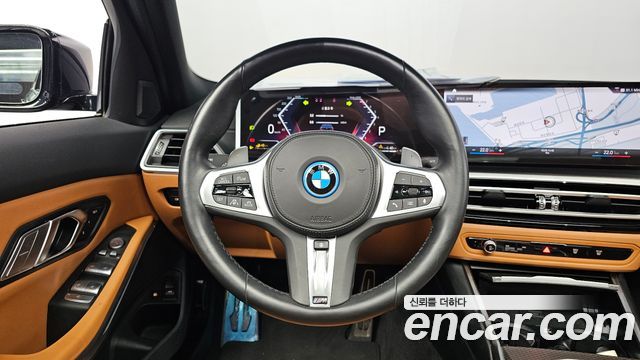 BMW 3-Series 2023 — photo 18