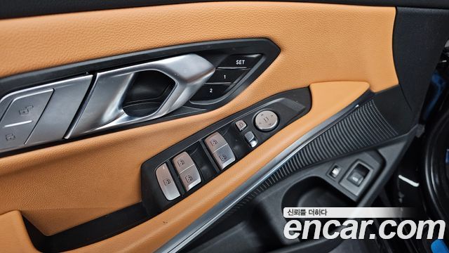 BMW 3-Series 2023 — photo 25