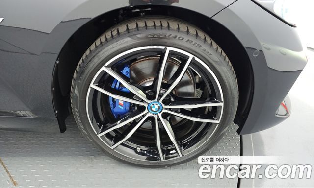 BMW 3-Series 2023 — photo 7