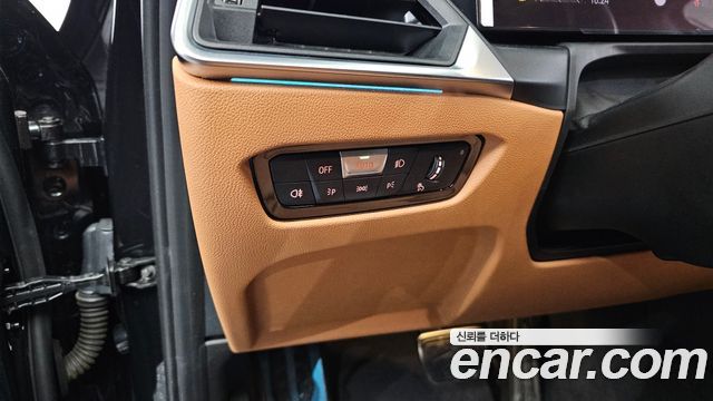 BMW 3-Series 2023 — photo 27