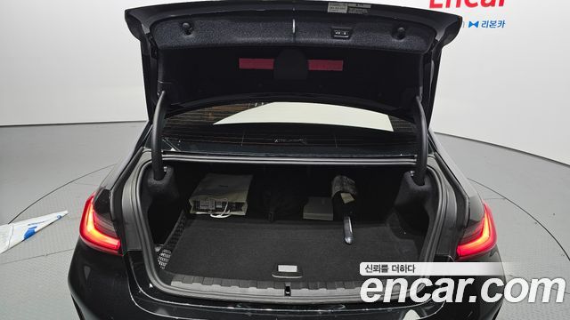 BMW 3-Series 2023 — photo 30
