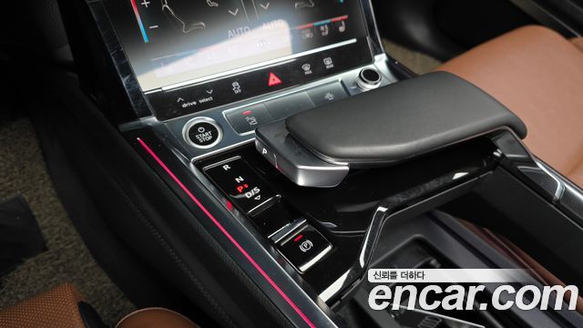 Audi e-tron 2022 — photo 12