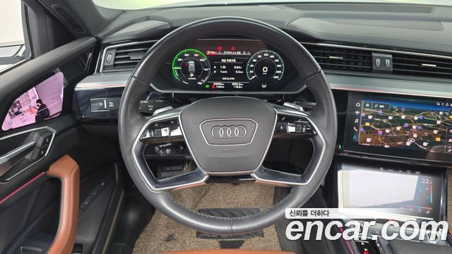 Audi e-tron 2022 — photo 20