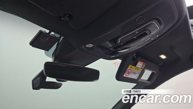Audi e-tron 2022 — photo 25