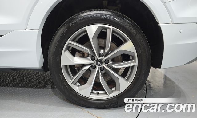Audi e-tron 2022 — photo 7