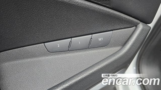 Audi e-tron 2022 — photo 28