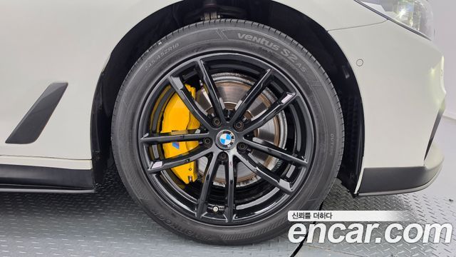 BMW 5-Series 2018 — photo 5