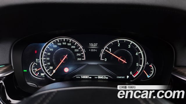 BMW 5-Series 2018 — photo 8