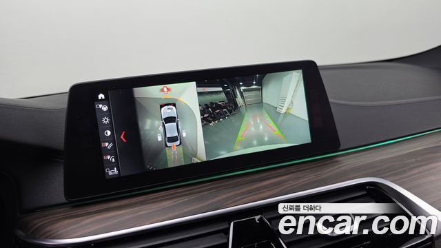 BMW 5-Series 2018 — photo 14