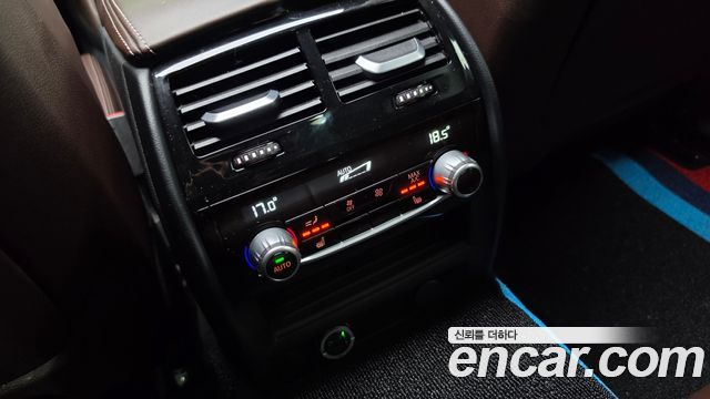 BMW 5-Series 2018 — photo 16