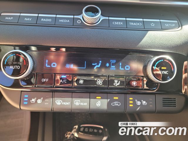Hyundai AVANTE 2021 — photo 16