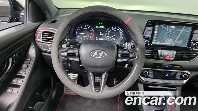 Hyundai i30 2020 — photo 19